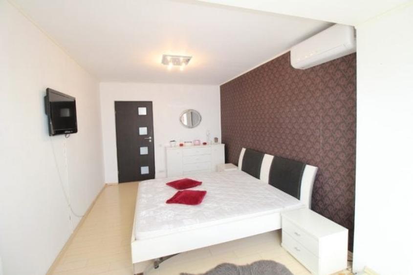 Apartament cu 3 camere semidecomandat, mobilat în Alexandru Obregia