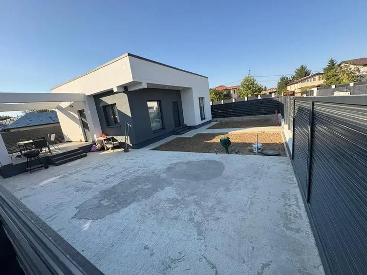 Casă cu 3 camere cu Canalizare în Afumați