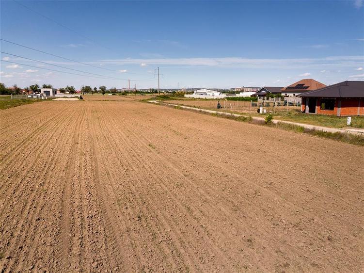 Teren intravilan de 860 mp, în Sântandrei