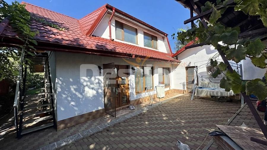 Casă individuală cu 5 camere cu Canalizare în Muntenii de Jos