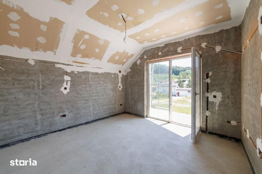 Casă cu 6 camere cu Teren 563 Mp în Bascov