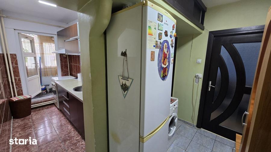 Apartament cu 3 camere în Craiovei