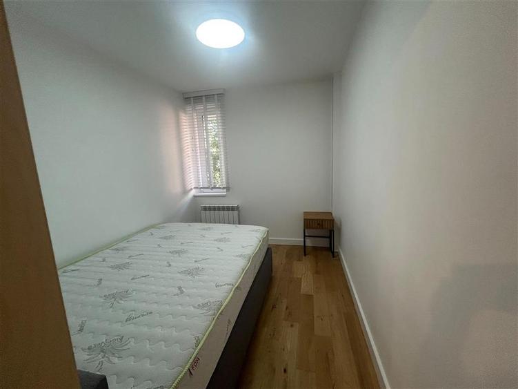 Apartament cu 2 camere semidecomandat, mobilat în Central