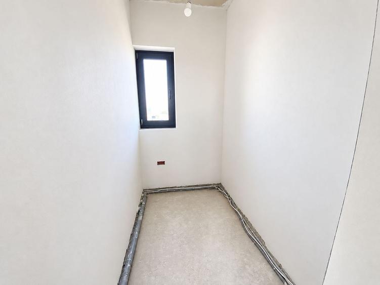 Duplex cu 4 camere cu Canalizare în Săcălaz
