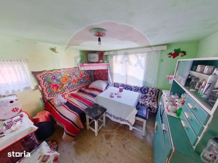 Casă cu 5 camere cu Teren 583 Mp în Sud
