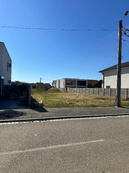 Teren Construcții intravilan de 556 mp, în Ghiroda