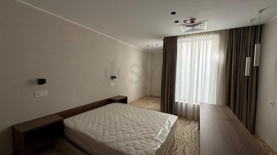 Hotel/Pensiune, de 2,930 mp, în P-ța Romană