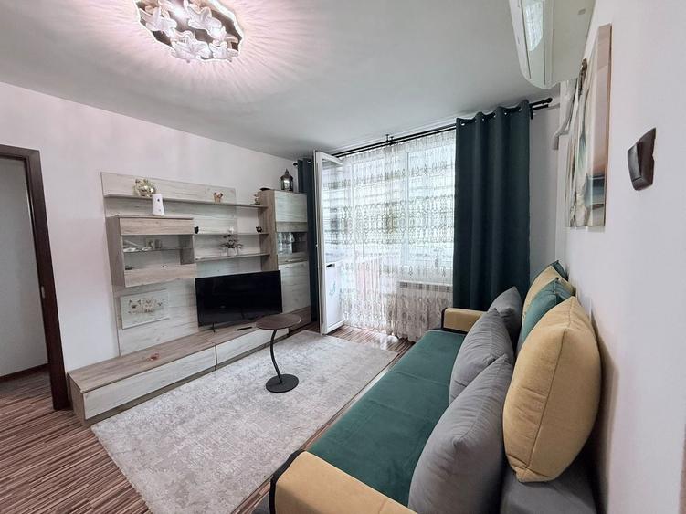 Apartament cu 2 camere semidecomandat, mobilat în Gara de Nord