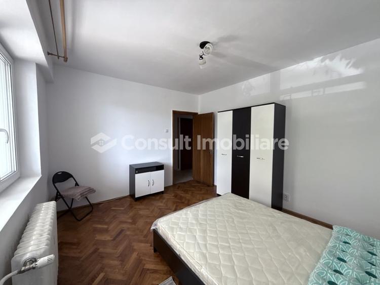 Apartament cu 3 camere decomandat, mobilat în Andrei Mureșanu