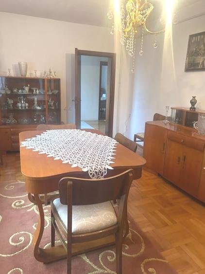 Casă individuală cu 6 camere cu Canalizare în Centrul Istoric