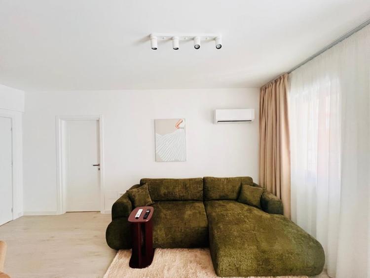 Apartament cu 2 camere semidecomandat, mobilat în Pipera