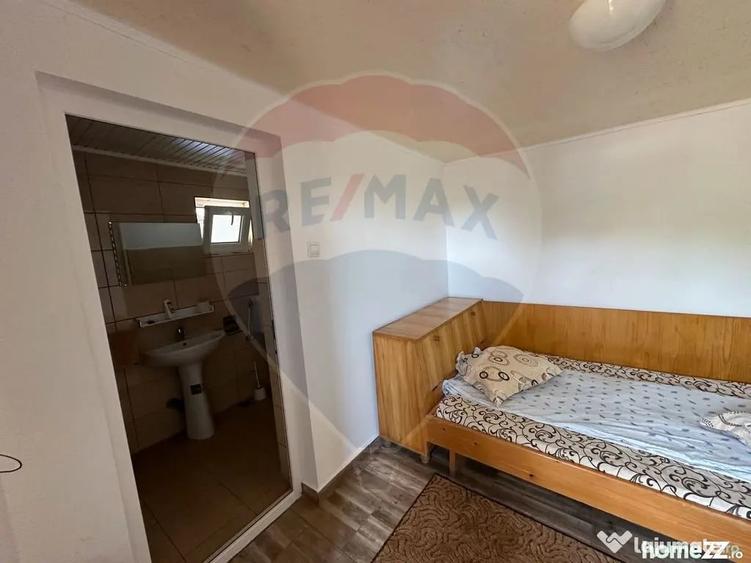 Spațiu comercial, de 1,700 mp, în Obrejița