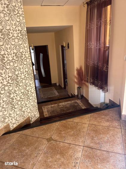 Casă cu 7 camere cu Teren 1783 Mp în Hărman