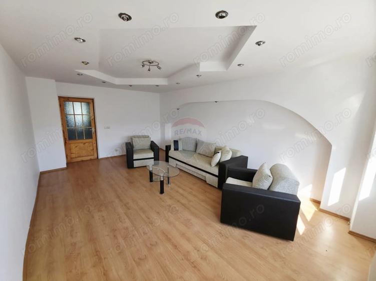 Apartament cu 2 camere decomandat în 1 Mai