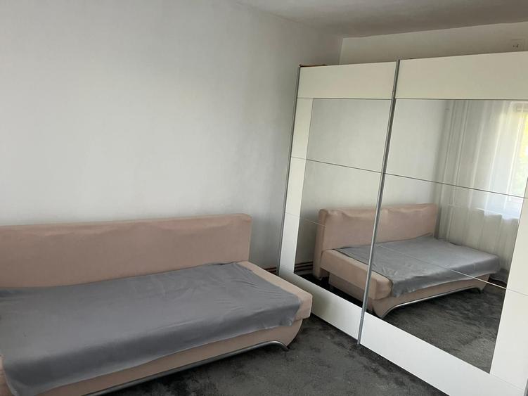 Inchiriez apartament zona Sagului - 6