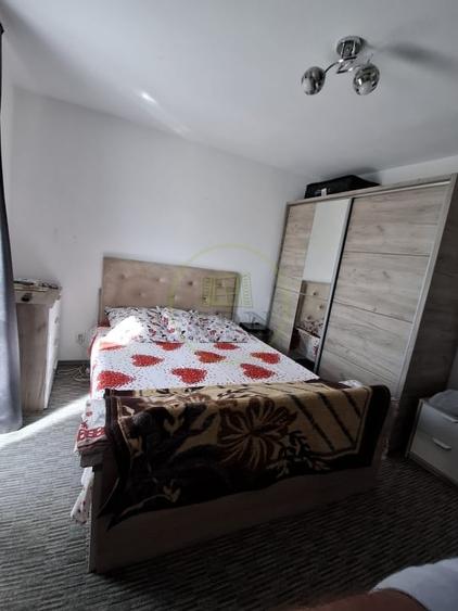 Apartament cu 3 camere decomandat, mobilat în Lazaret