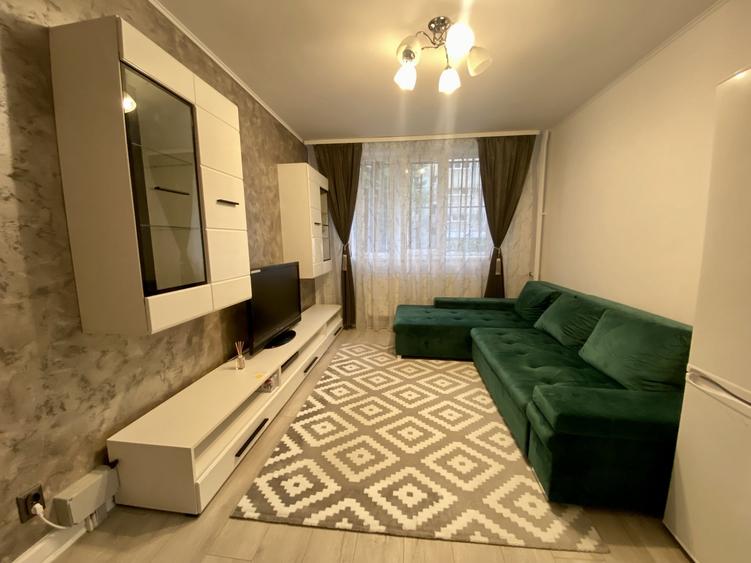 Apartament cu 4 camere semidecomandat, mobilat în Drumul Taberei
