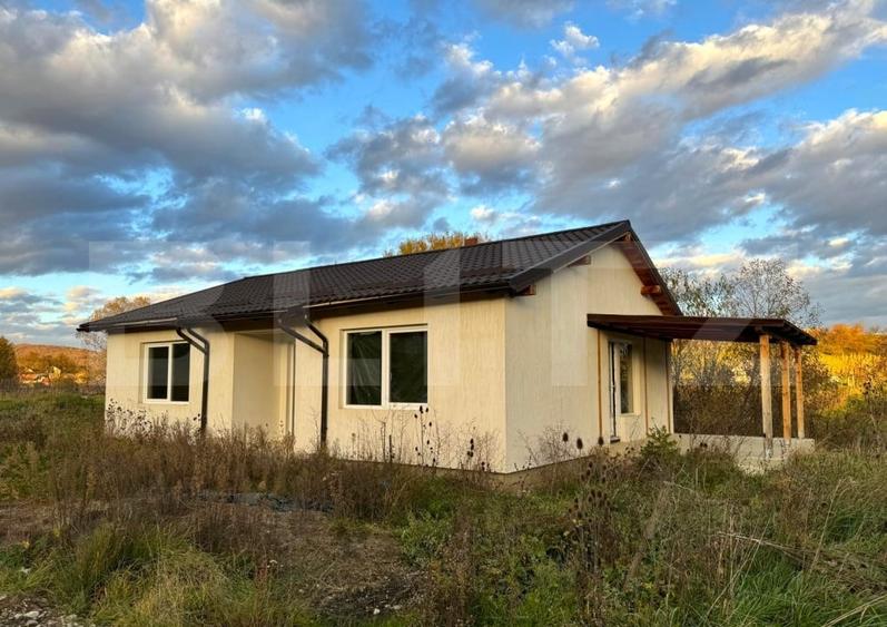 Casă individuală cu 3 camere cu Canalizare în Nord-Vest