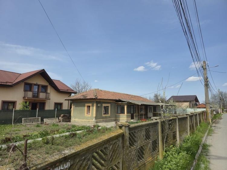 Casă cu 4 camere cu Teren 715 Mp în Central