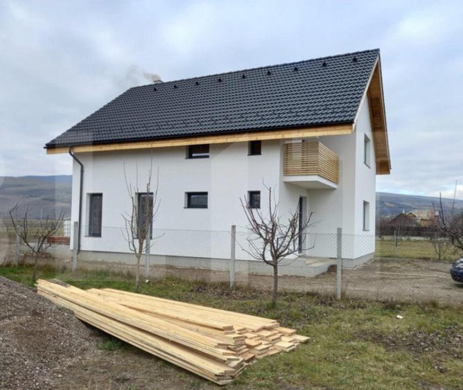 Casa individuala, 692 mp teren, Mihai Viteazu - 17