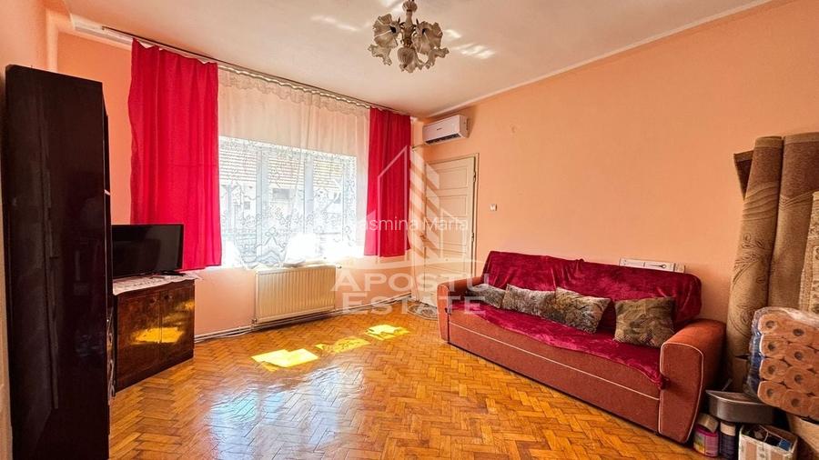 Apartament cu 2 camere la curte comuna in Apartament cu 2 camere la curte comuna in