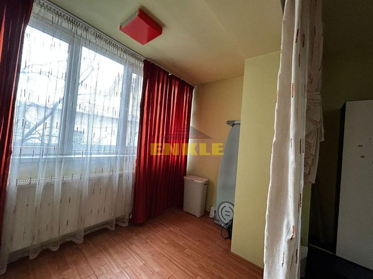 De inchiriat apartament cu 3 camere, zona Bulevard - 6