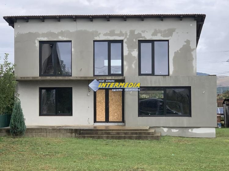 Casa noua semifinisata cu 4 camere de vanzare  in Alba Iulia - 1