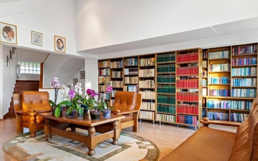 Vila de vanzare,7 camere,teren 1080mp,zona lacului Fundeni,600.000euro - 12