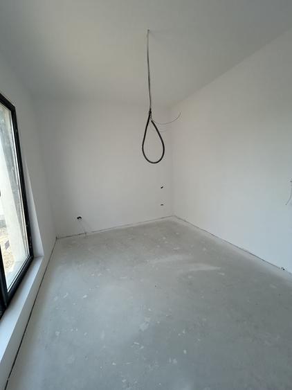 Casă cu 3 camere în Berceni