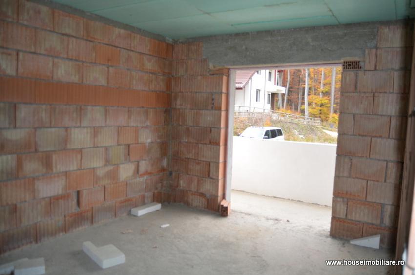 Casă de vânzare cu 5 camere, teren 554 mp, în orașul Predeal - 2