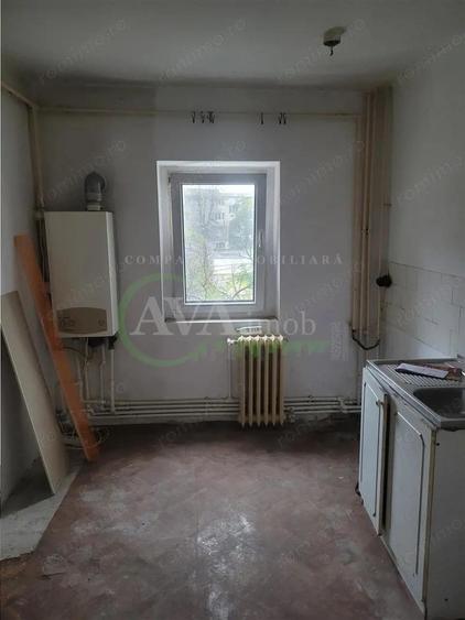 Apartament 3 camere ,zona Tic Tac - 2