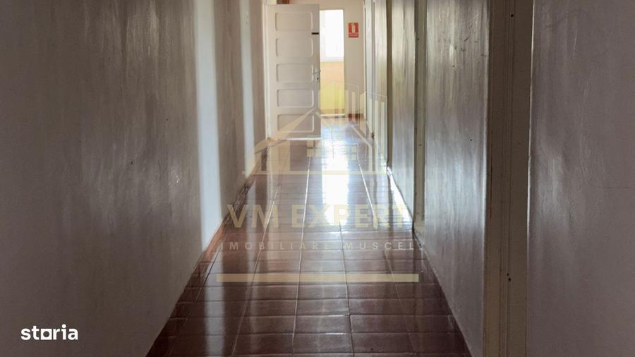 Bloc De Garsoniere P+4 Suprafata Utila 2135Mp Teren 2967 Mp Campulung - 8