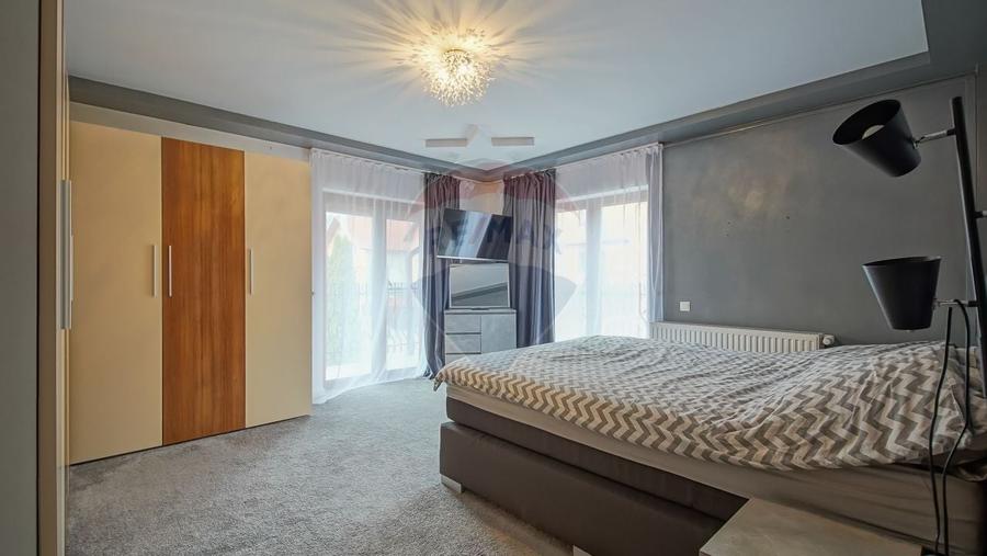 Casă complet mobilată cu garaj și panouri fotovoltaice – Codlea! - 5