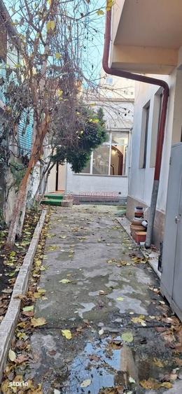 Apartament cu 4 camere în Centrul Civic