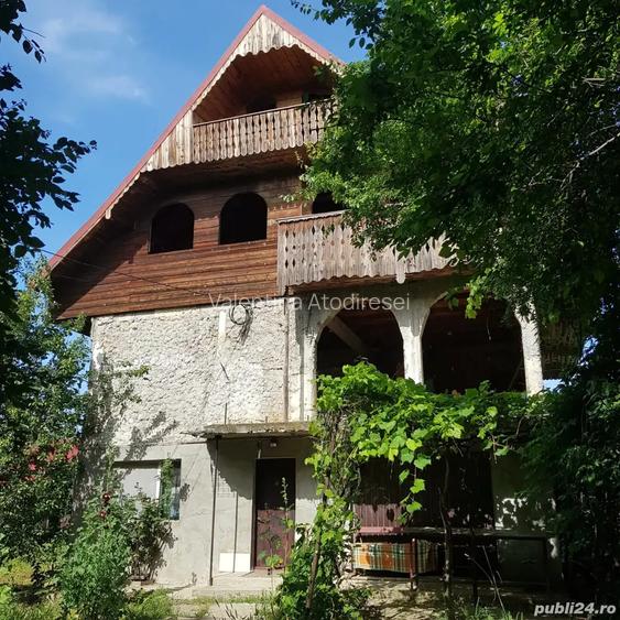 Vand casa cu etaj cu 1500 de metri de teren intravilan pe Iasi Vand casa cu etaj cu 1500 de metri de teren intravilan pe Iasi