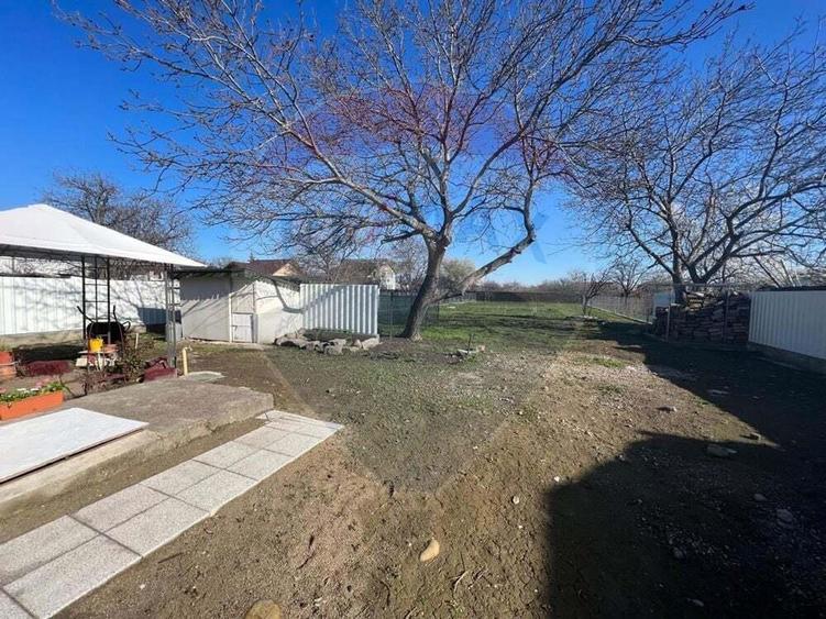 Casa Golesti cu 2 camere- teren 1296mp - 6