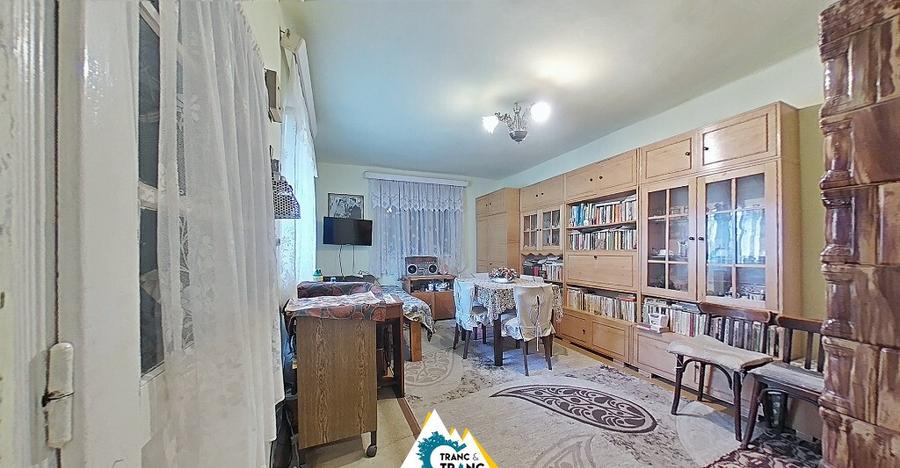 Casa traditionala cu 4 camere, in Cuvin - 2