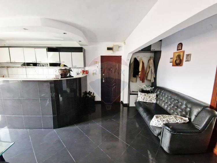 Apartament spațios cu balcon – P. Neamț - 5