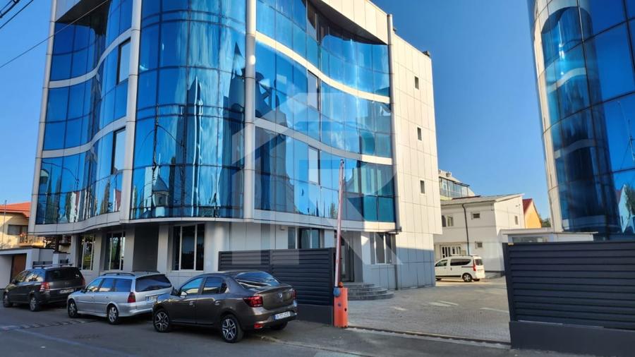Spațiu premium birouri sau clinică, 2 corpuri, 12 parcări, lift, terasă - 7500 E - 1
