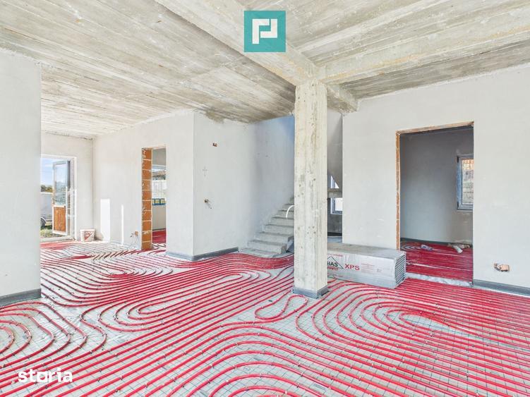 Casă cu 6 camere cu Teren 1800 Mp în Central