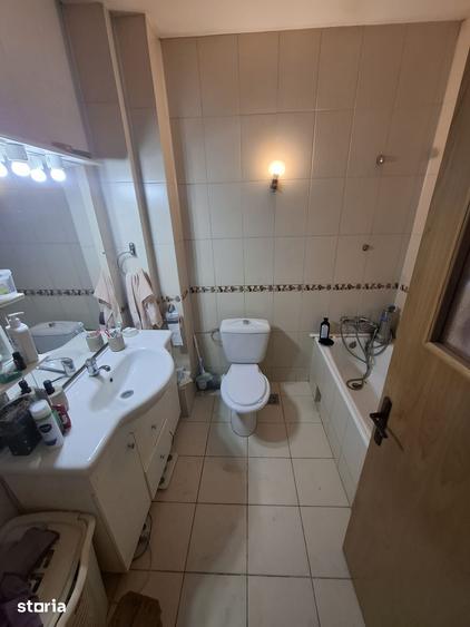 Apartament cu 2 camere decomandat în Podu Roș