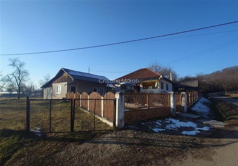 Casă cu 4 camere în Central Casă cu 4 camere în Central