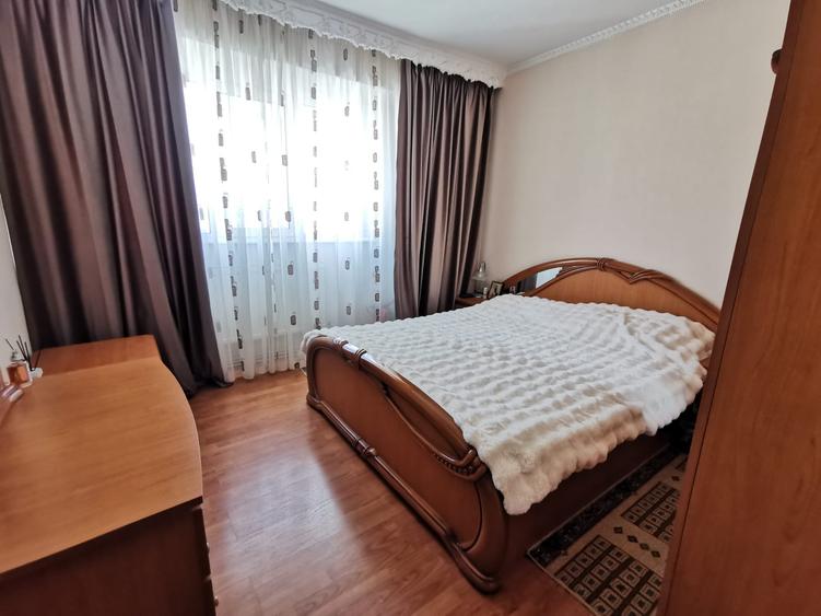 De vânzare – Apartament cu 3 camere, decomandat, Micro 18 - 6