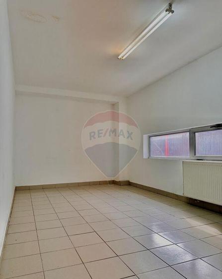 Hala de inchiriat cu birouri in zona Micalaca - 4