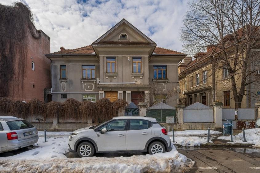 Inchiriere apartament 4 camere in vila zona Plantelor - Dr. Burghelea - 1