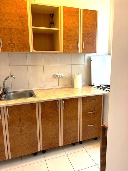 Garsoniera METROU - 6