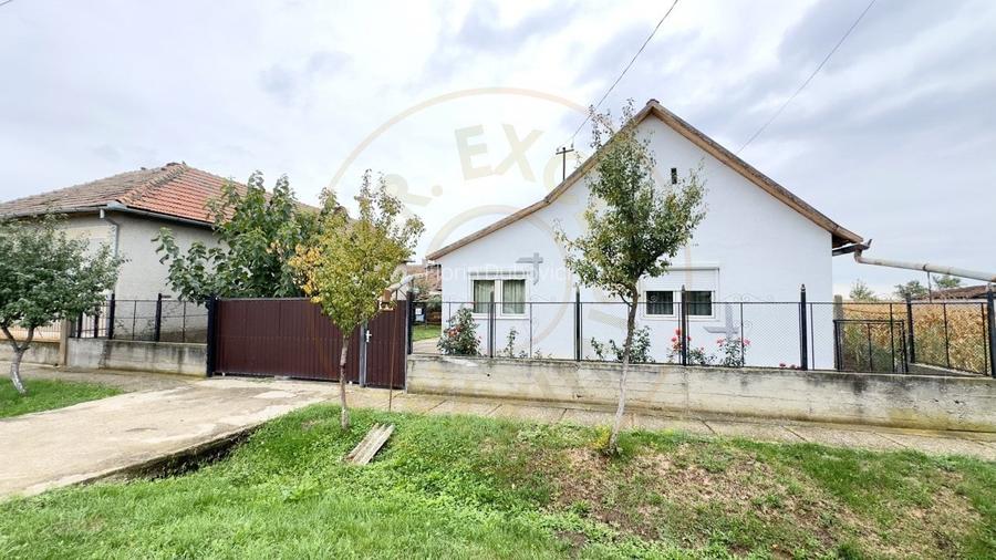 Casa 2 camere, Teren 1525 mp Loc. Tiream , Str. Coloniei Nr.44-Jud. Satu Mare