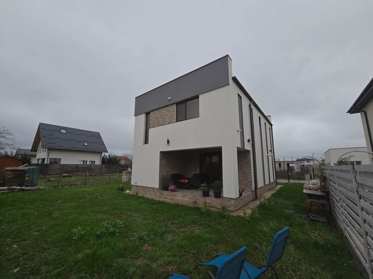 Casa Individuala cu 4 Camere / 2 Bai / Teren 325 mp - 3