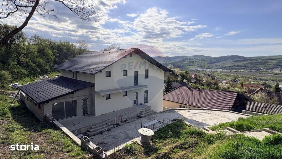 Casa noua, premium, cu panorama superba asupra ora?ului - 20