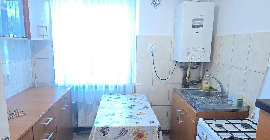 Vand apartament 2 camere in Deva, zona Zamfirescu (Pacii), - 2